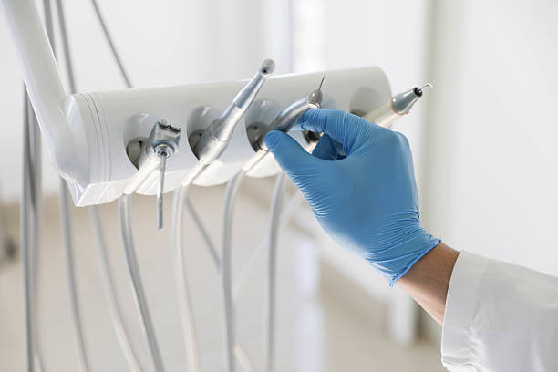 Professional Emergency Dentist technician working in Treasure Island, FL